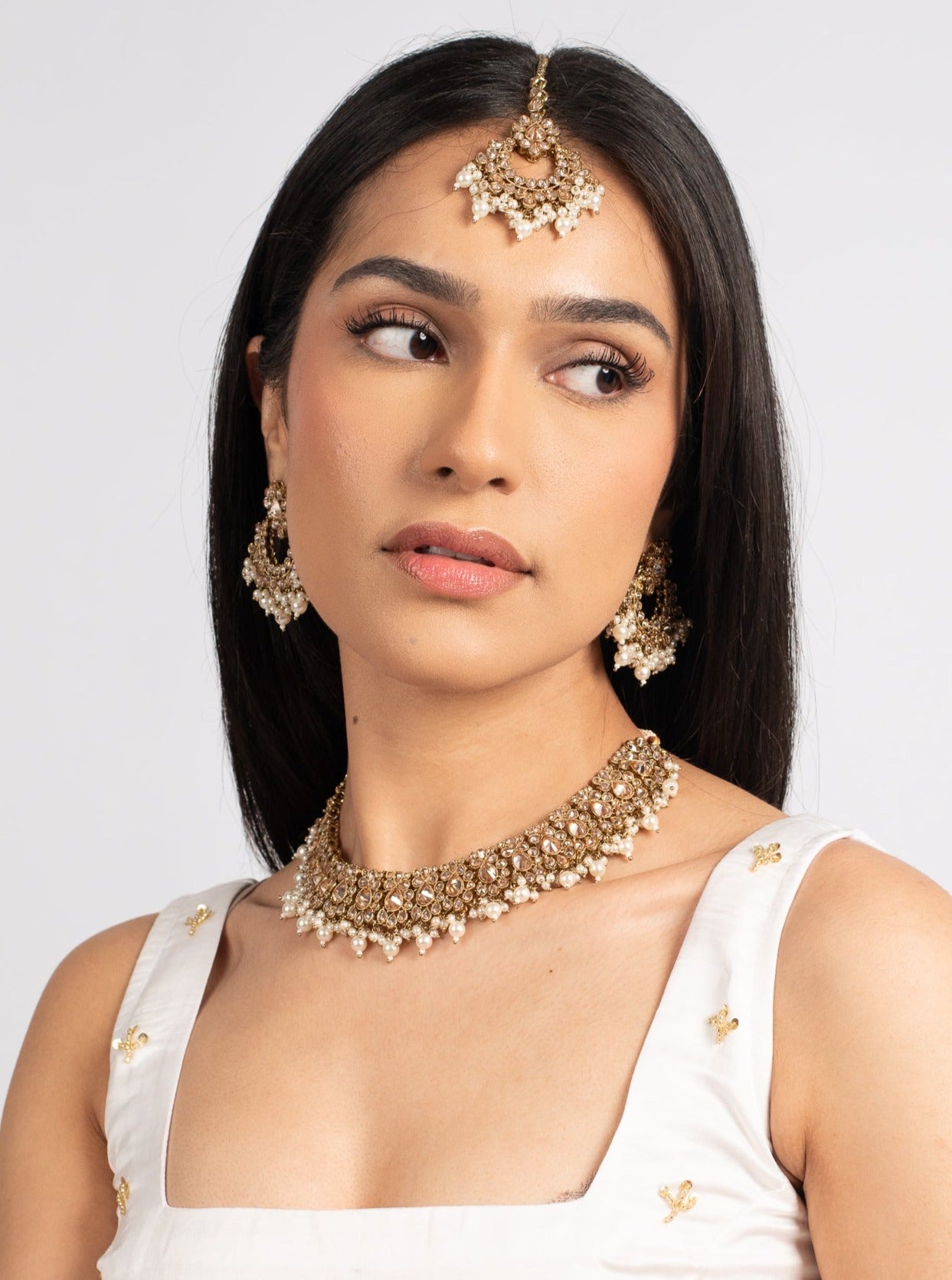 Cream Kiara Choker