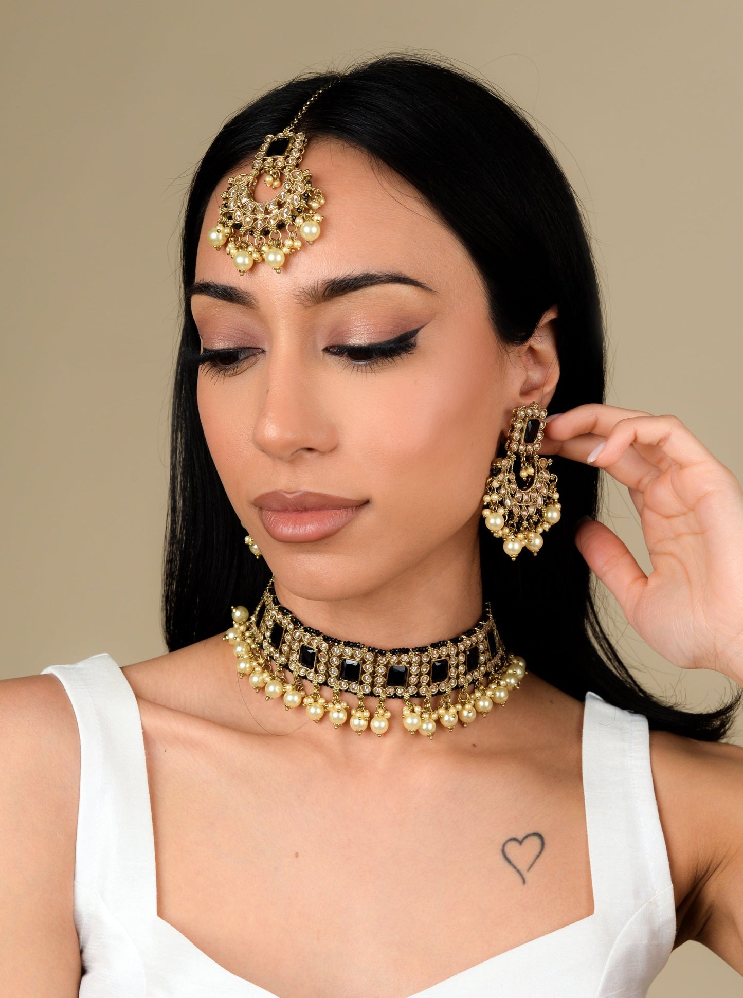 Black Radiant Choker