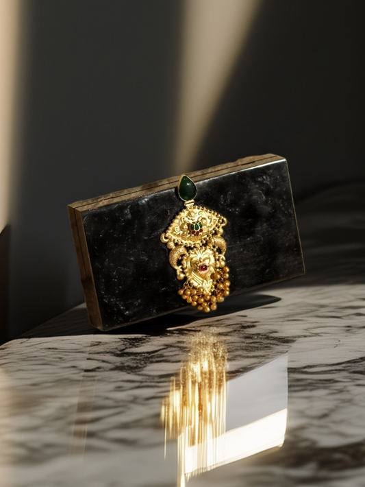 Mara Clutch